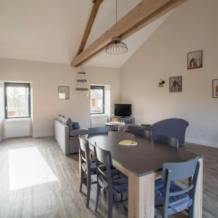 Saint-ours, 2 Pieces, 4 Personnes - Fr-1-630-84 Casa de Férias