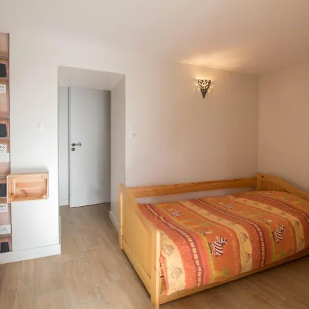 Saint-ours, 2 Pieces, 4 Personnes - Fr-1-630-84