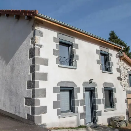 Saint-ours, 2 Pieces, 4 Personnes - Fr-1-630-84 Casa de Férias